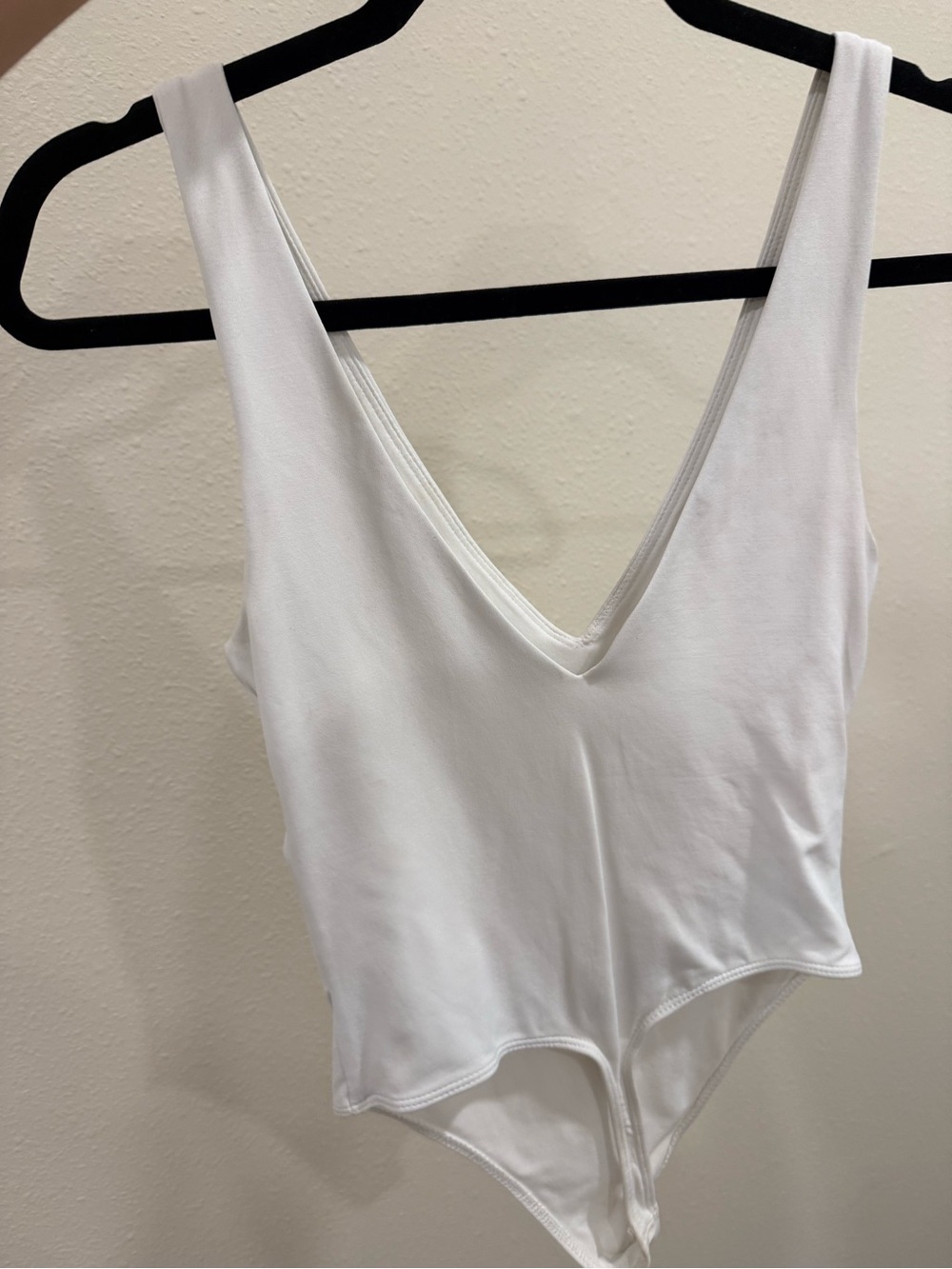 Aritzia V-Neck Contour White Bodysuit Top - Small - Picture 5 of 5